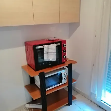 Apartment Appart F1 Entier Avec Parking Securise