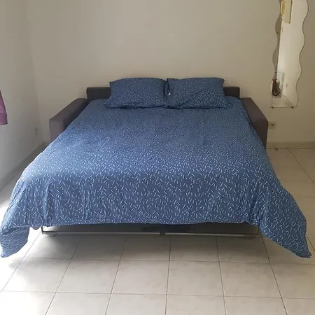 Appart F1 Entier Avec Parking Securise Apartment Nice